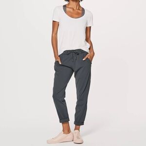 Lululemon Womens On the Fly Pants Size 6 Melanite Gray Athletic Lounge Pants